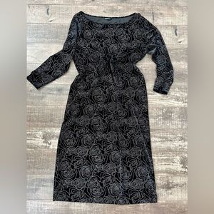 Black velvet rose dress